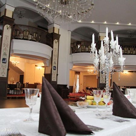 Pik Elegance Hotel Плоещ Екстериор снимка