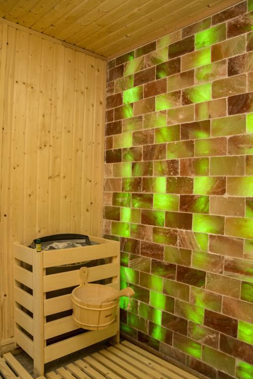 Pik Elegance Hotel Плоещ Екстериор снимка