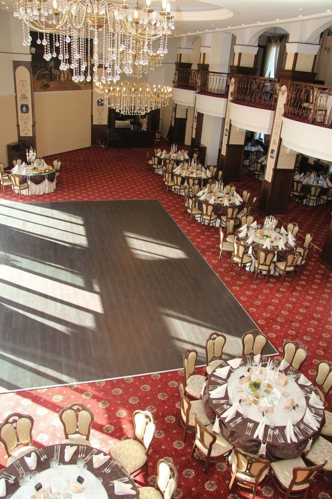 Pik Elegance Hotel Плоещ Екстериор снимка