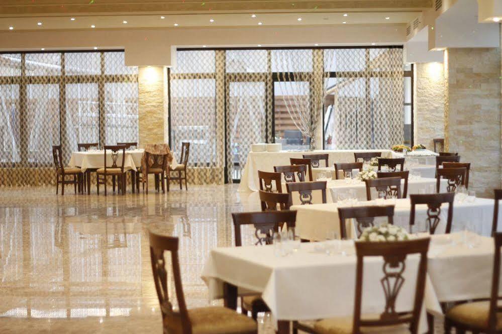 Pik Elegance Hotel Плоещ Екстериор снимка