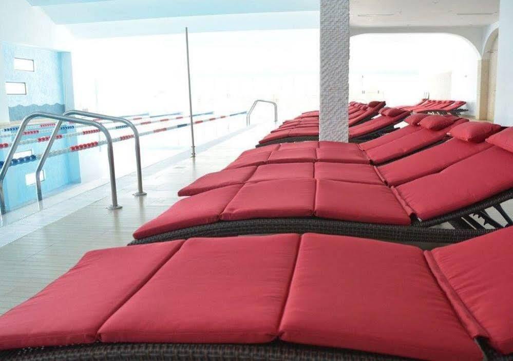 Pik Elegance Hotel Плоещ Екстериор снимка