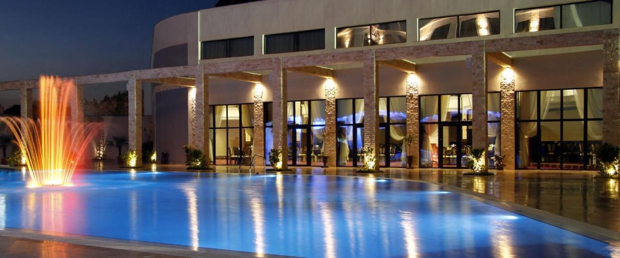 Pik Elegance Hotel Плоещ Екстериор снимка